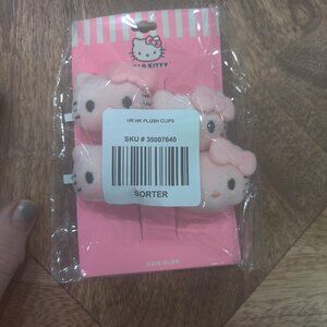 Hot Topic Hello Kitty hair barette set New